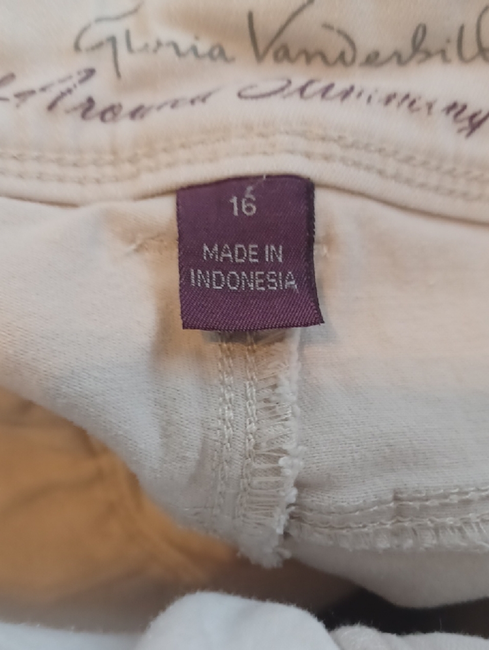 Gloria Vanderbilt "Sasha" Skimmer Sz. 16. L.16.5".R.11.5". W.38". Silver Buttons - Picture 6 of 11